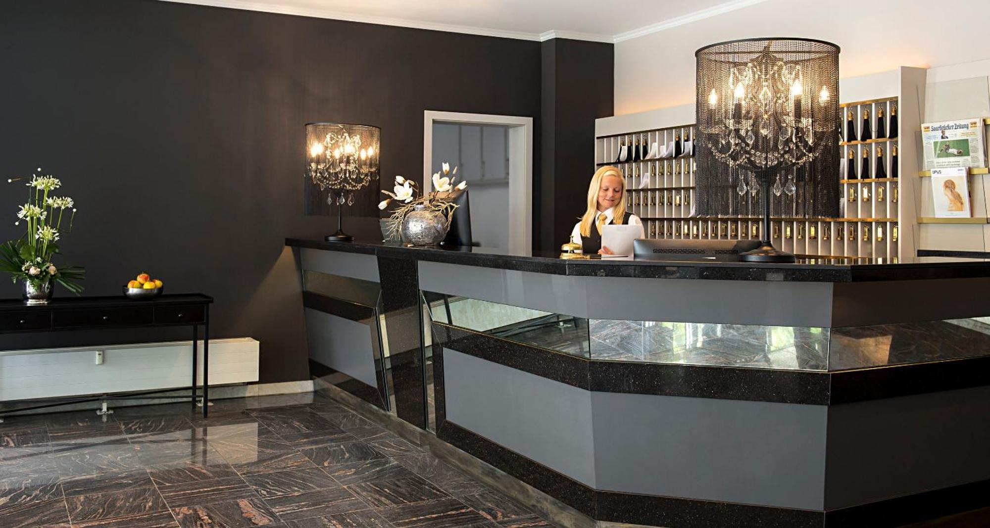 Victor'S Residenz-Hotel Saarlouis Bagian luar foto